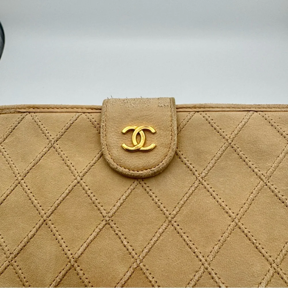 Chanel Vintage Beige Quilted Women's Wallet